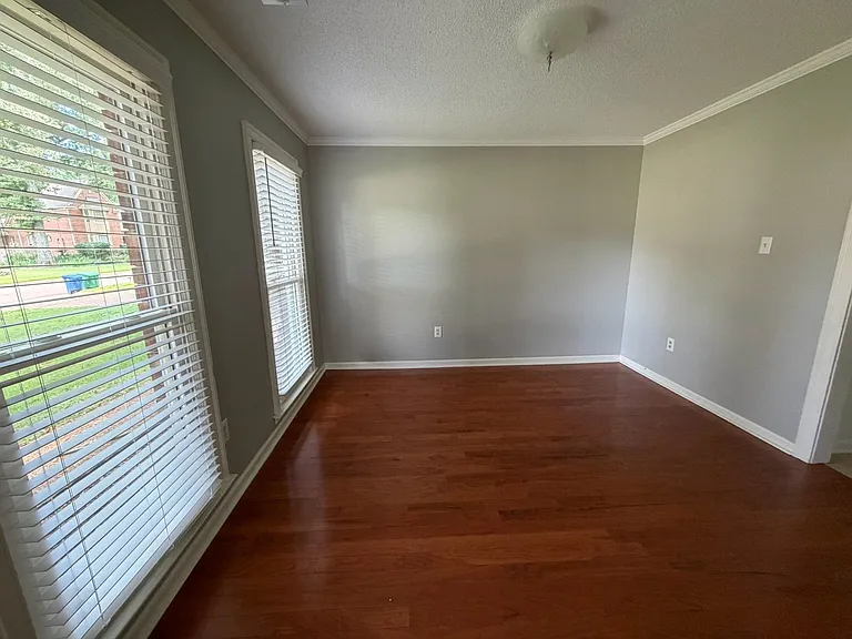 2910 Foster Dale Cv — Photo 11