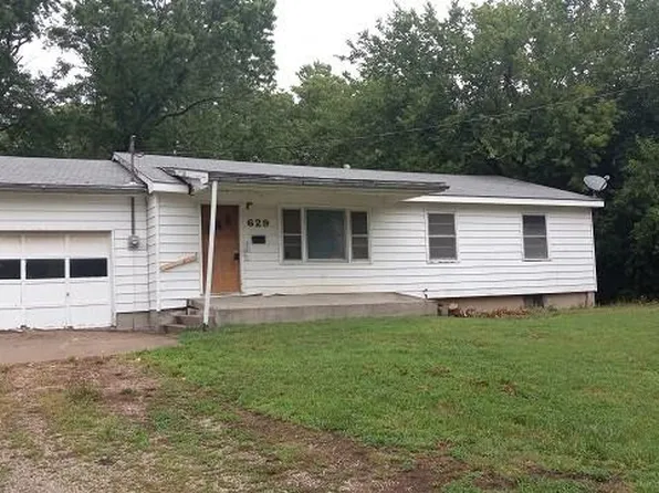 629 E 1st Ave, Garnett, KS 66032