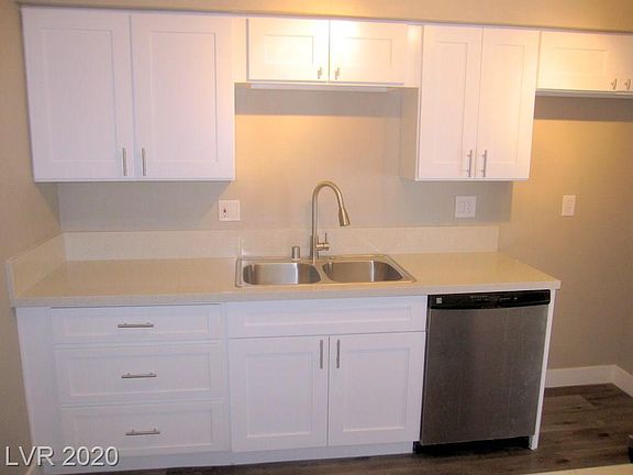 4th image of 5070 Village Dr
