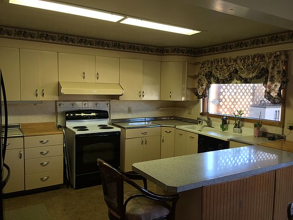 2nd image of 1719 W Margaret St