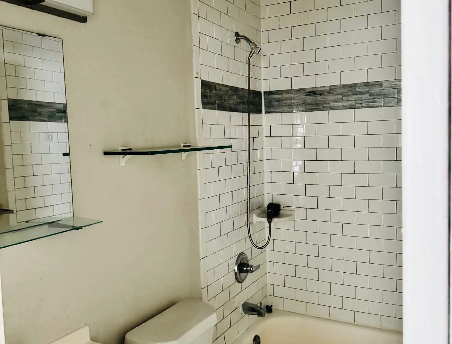707 Mickan St — Photo 4