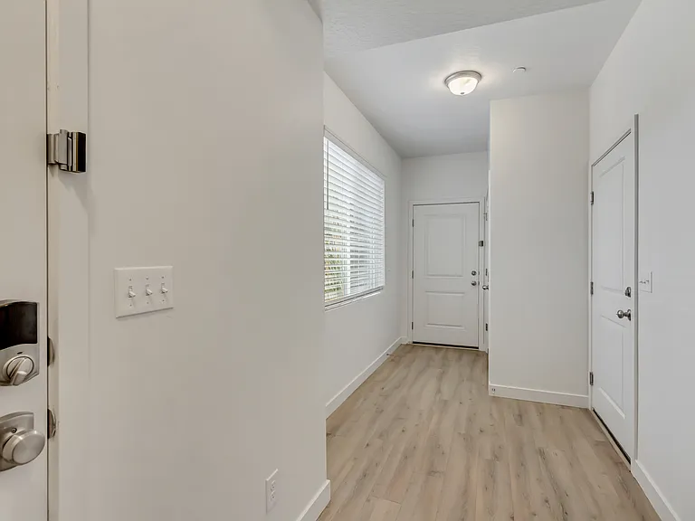 238 W Paramount Ave #102 — Photo 14