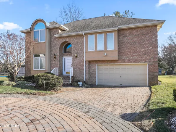 250 Navesink Ct, Holmdel, NJ 07733