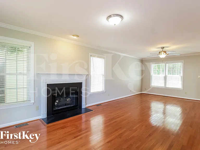 3005 Pinnacle Ct — Photo 2