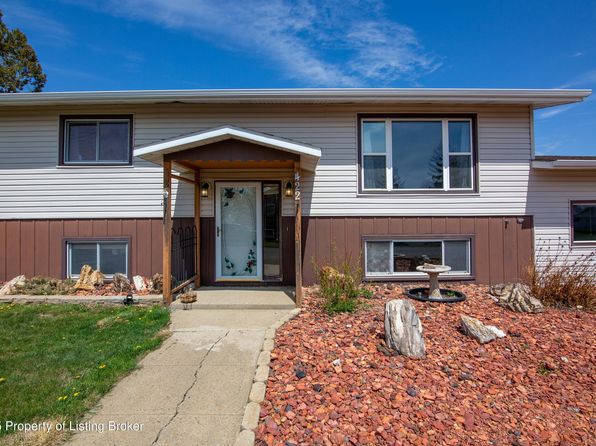 422 1st Ave W, Richardton, ND 58652