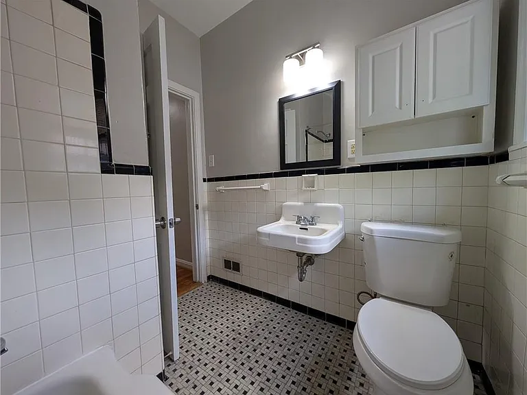 3548 E Main St #6 — Photo 9