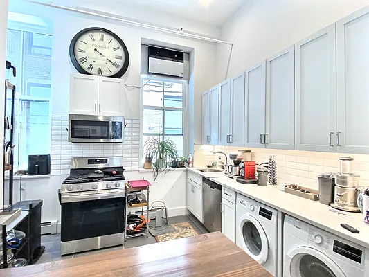 Rented by True Lofts New York LLC | media 11