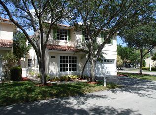 967 Azure Ln, Weston, FL 33326