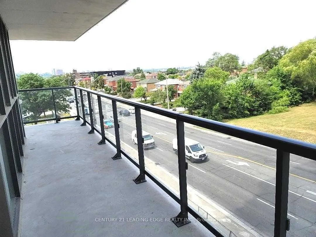 1461 Lawrence Ave W — Photo 3