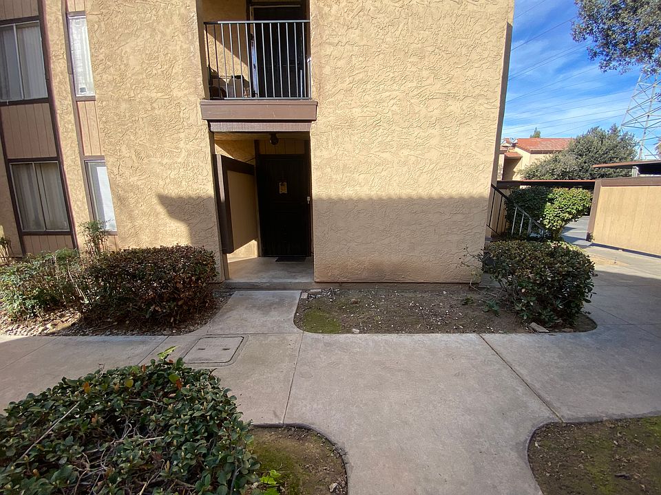 1st image of 1550 W Ashlan Ave APT 111