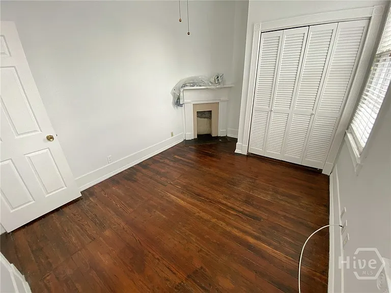 506 E York St — Photo 19