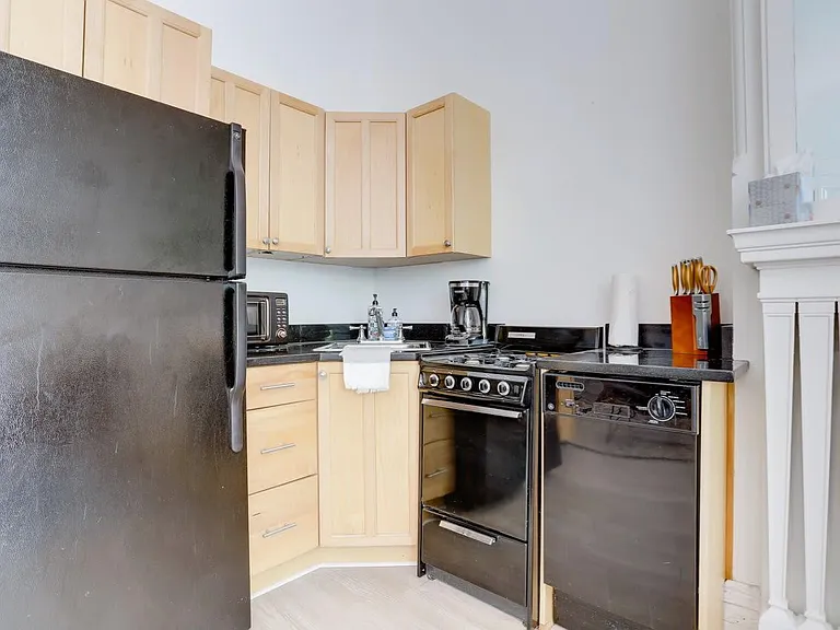 1765 R St NW #101 — Photo 7