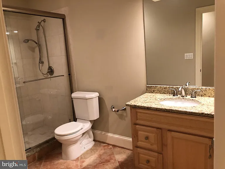 2138 Patrick Henry Dr — Photo 36