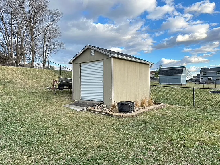1709 Crabapple Ln — Photo 20