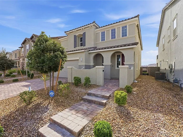 2599 Tolmezzo St — Photo 4