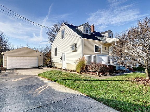 3rd image of 1240 Edwards Dr