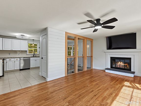 4th image of 41 Oak Hill Road