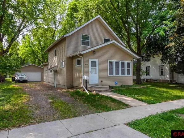 420 E 8th St, Blue Earth, MN 56013