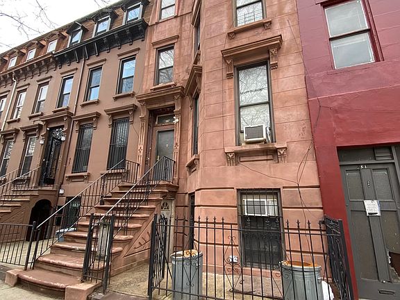 4th image of 829 Marcy Ave