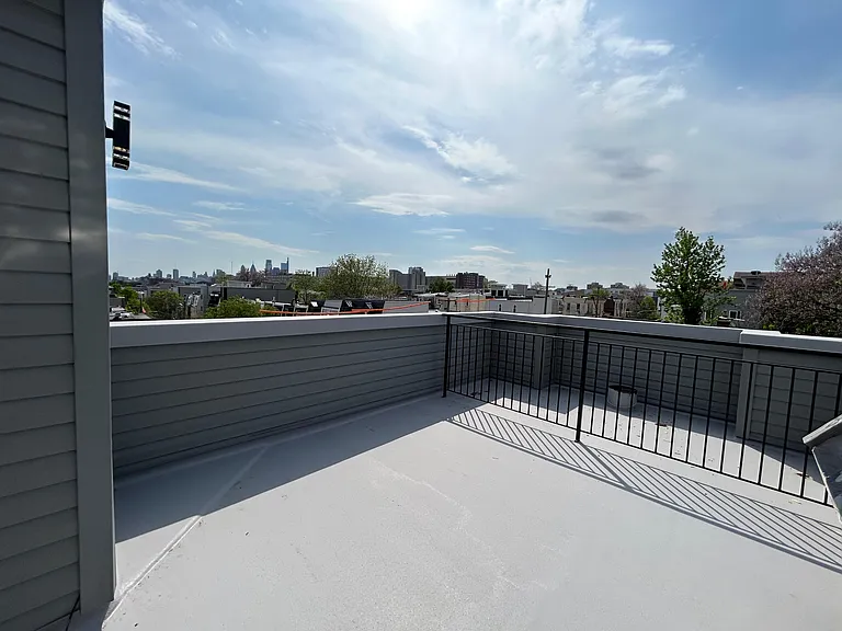 2205 N Franklin St #2 — Photo 26