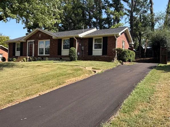1922 Pinehurst Dr, Nashville, TN 37216