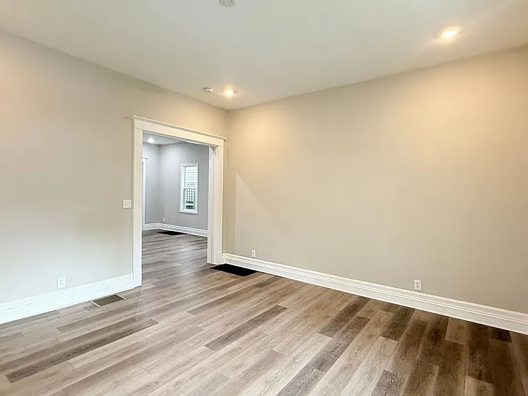 1827 Culbertson Ave — Photo 10