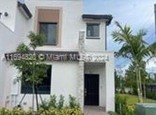 981 211th St, Miami, FL 33179