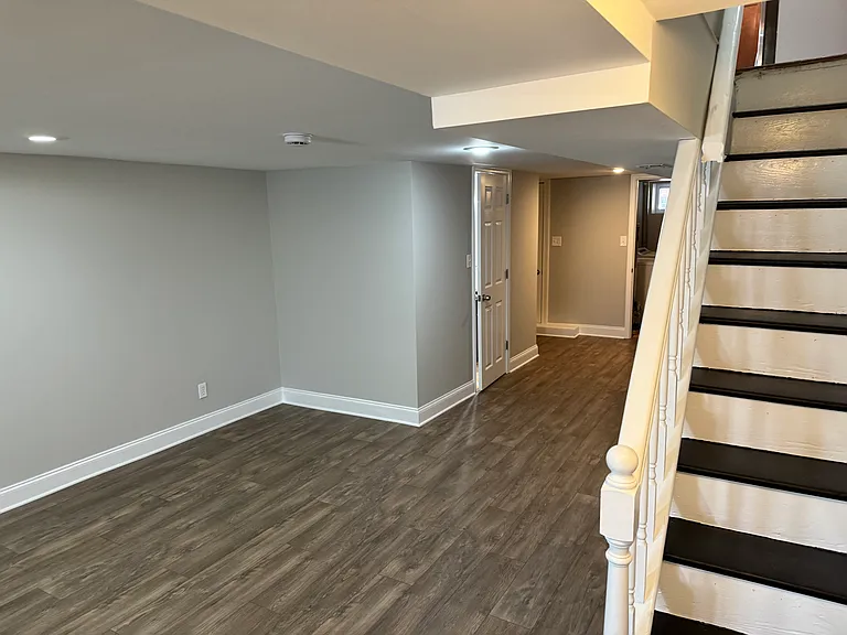 418 Bonsal St — Photo 17