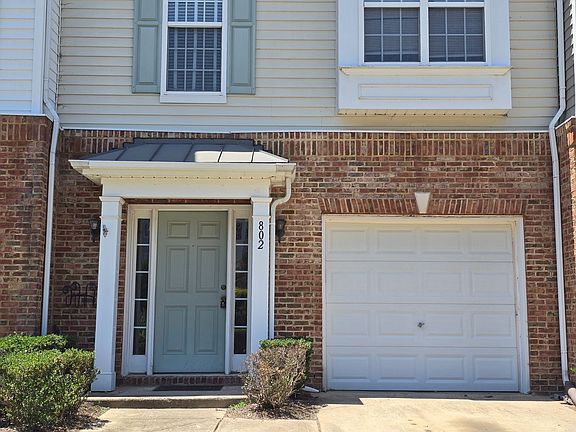 2nd image of 802 Sutter Gate Ln