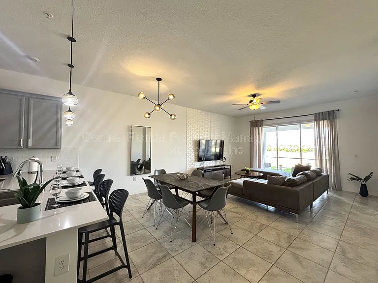 1031 Splash Shot Pl — Photo 3
