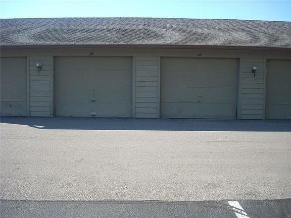 3rd image of 4331 Village Parkway Cir W #8