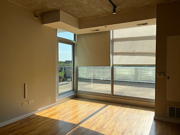 3rd image of 1620 S Michigan Ave Unit 317