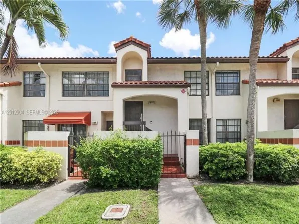 206 Lincoln Ct, Deerfield Beach, FL 33442