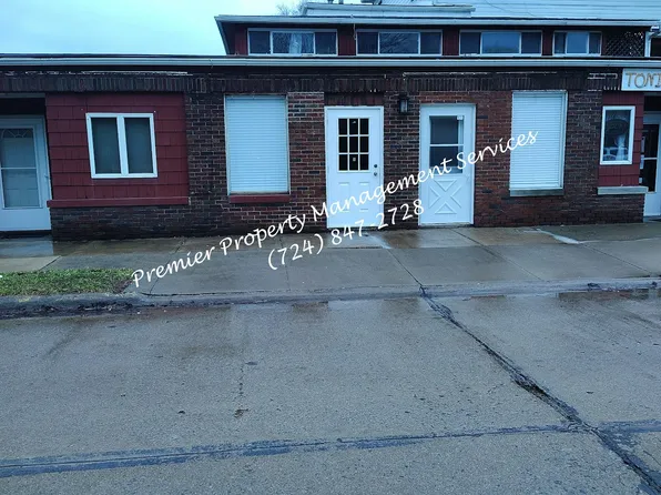 906 Clyde St, Wampum, PA 16157