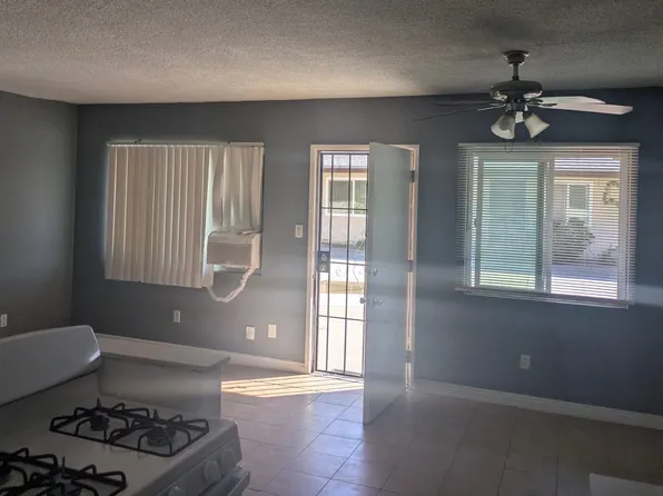 2218 E Westport Dr #11, Anaheim, CA 92806