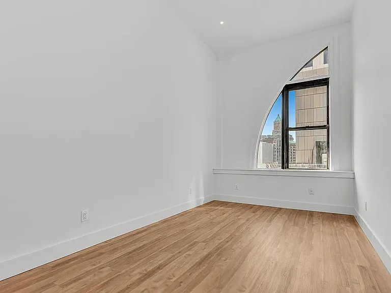 81 Willoughby St #405 — Photo 4