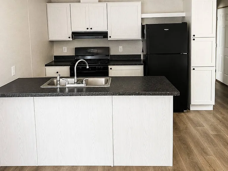 216 Circle Dr #9R — Photo 3