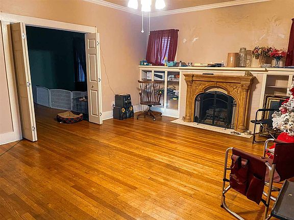 5th image of 619 E Chestnut Ave
