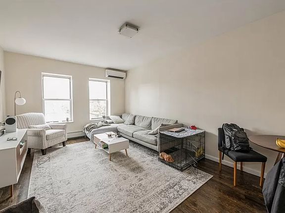4th image of 14-27 Astoria Blvd