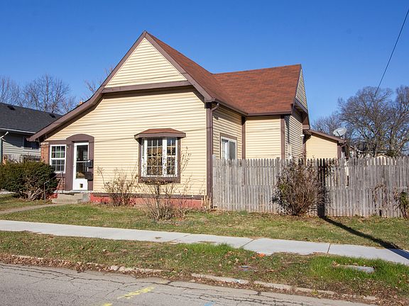 3rd image of 1338 Division St
