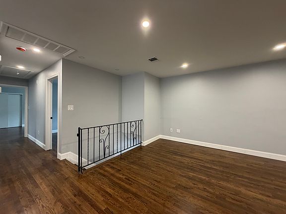 4th image of 36 Woodcrest Rd #1