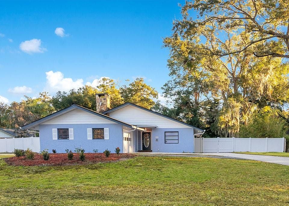 1st image of 9737 FAIRWAY CIRCLE
