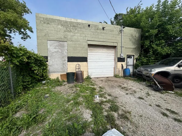 3761 North PORT WASHINGTON AVENUE, Milwaukee, WI 53212