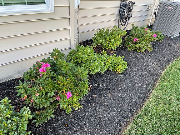 Side extended flowerbed