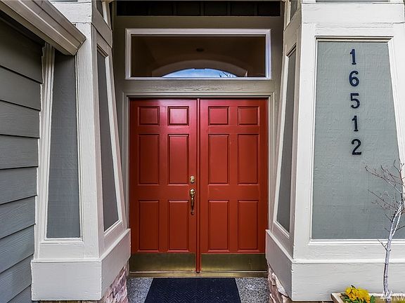 3rd image of 16512 SE 64th Pl