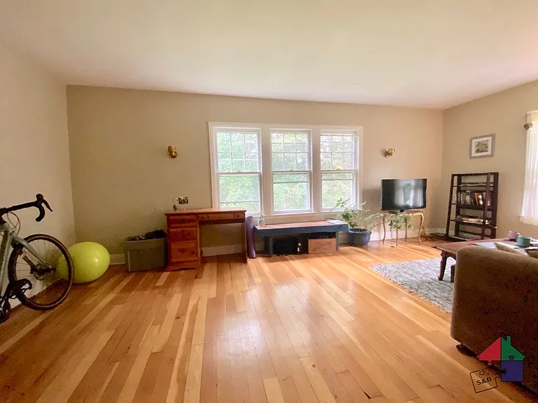 110 Northfield St #4 — Photo 5