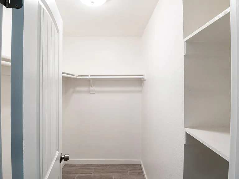 2122 W Augusta Ave #7 — Photo 23