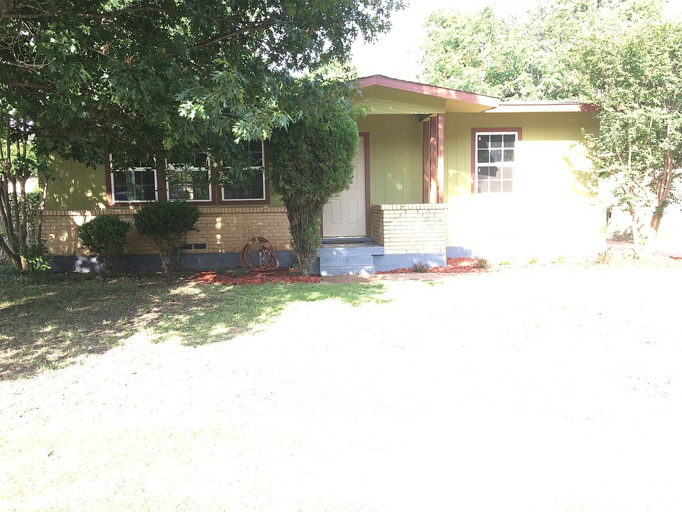1st image of 403 Hillcrest Dr