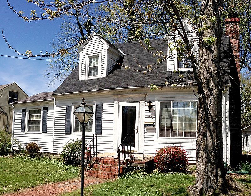 1st image of 819 Cottage Dr