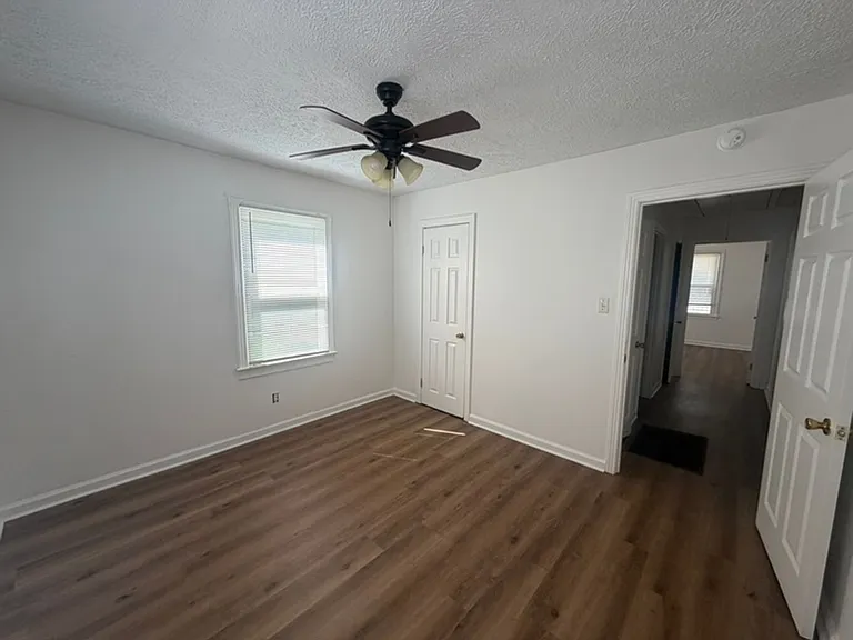 1307 E Moody Ave — Photo 8